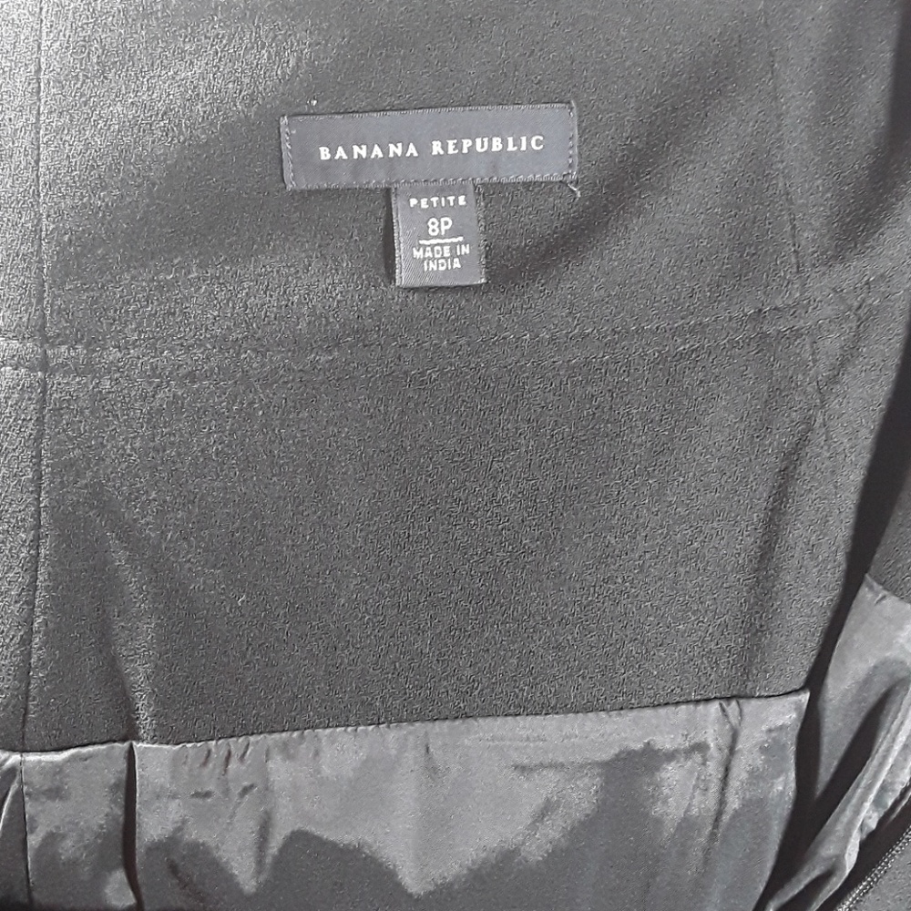 Banana Republic black wool skirt w/front buttons - Picture 6 of 6